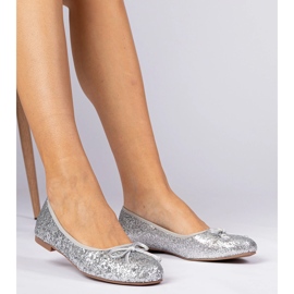 Ballerine glitter da donna d'argento con un arco 1