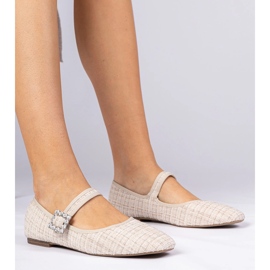 Ballerine femminili beige con fibbia e cristalli 1