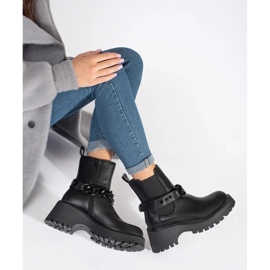 Stivaletti Chelsea da donna con catena nero 2