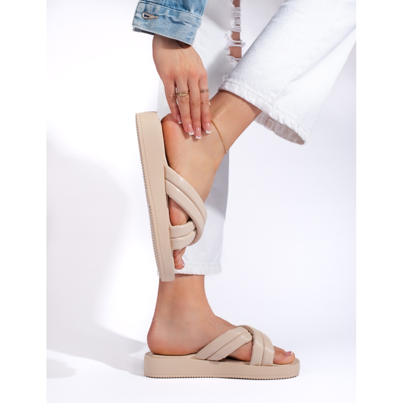 Infradito da donna beige con plateau 2