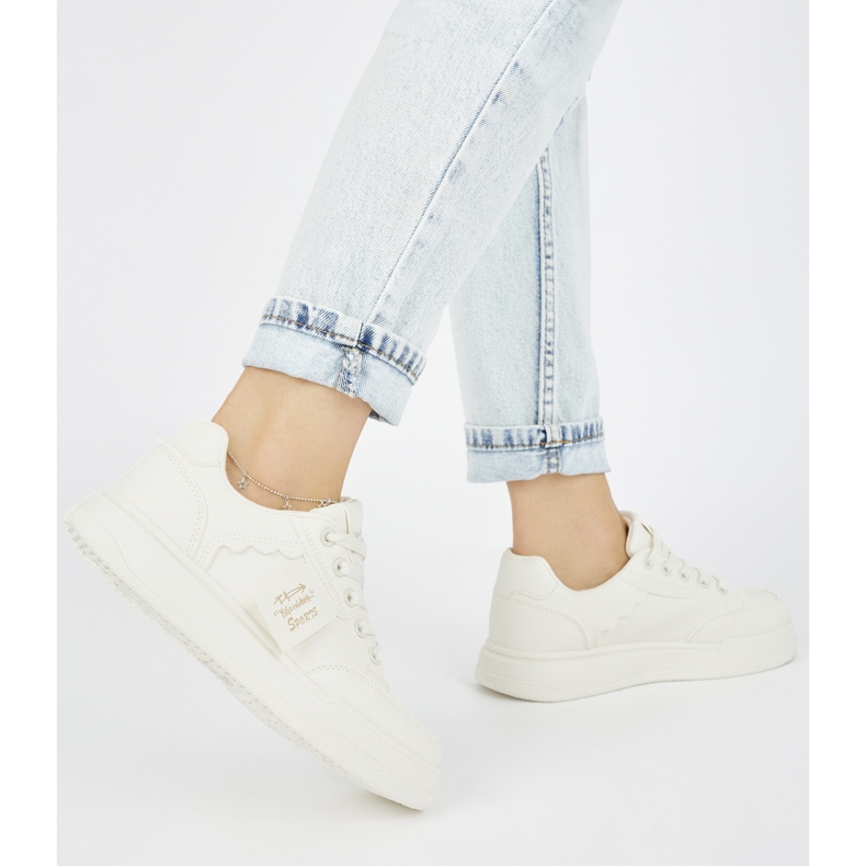 Sneakers beige da donna 1