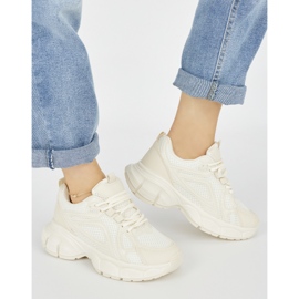 Sneaker beige con suola spessa 1