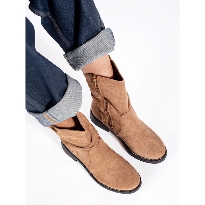 Stivali texani da donna in camoscio beige scuro 2