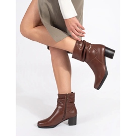 Stivaletti da donna in pelle marrone con tomaia arricciata di Sergio Leone 1