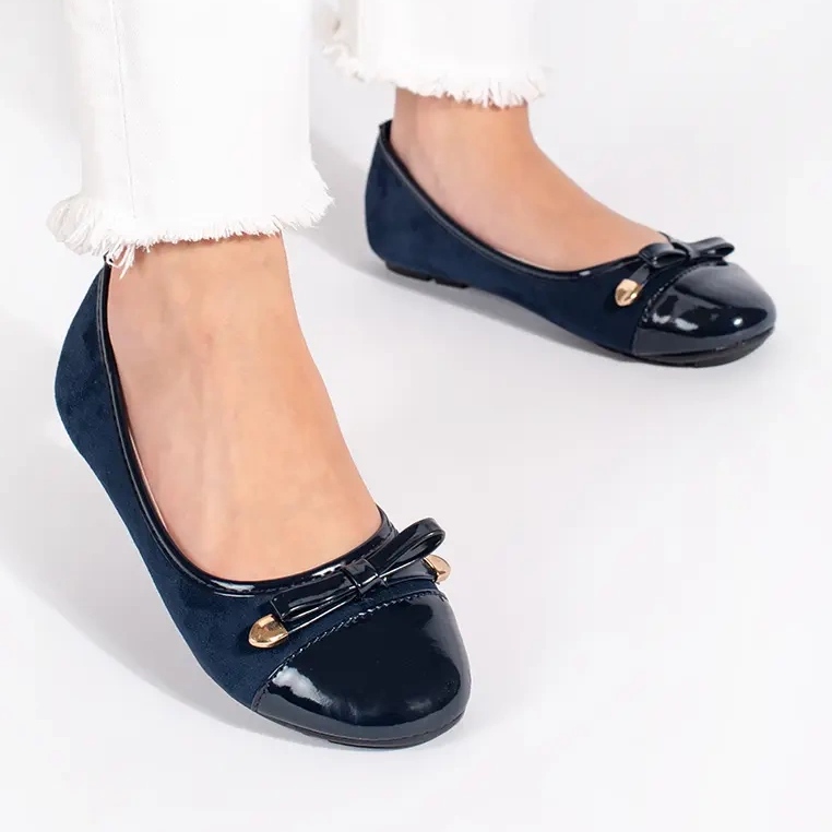 Ballerine basse da donna blu navy con punta in vernice 1