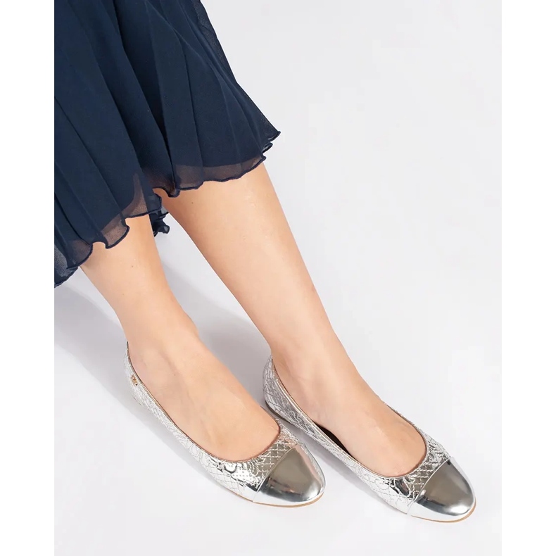 Goodin Ballerine piatte in vernice argento 2