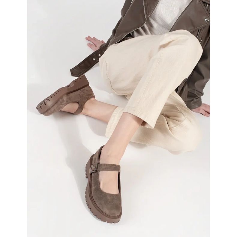 Goodin Scarpe beige sulla piattaforma in pelle scamosciata 2