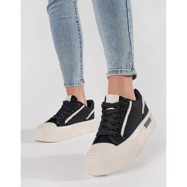 Sneakers con plateau in bianco e nero 1