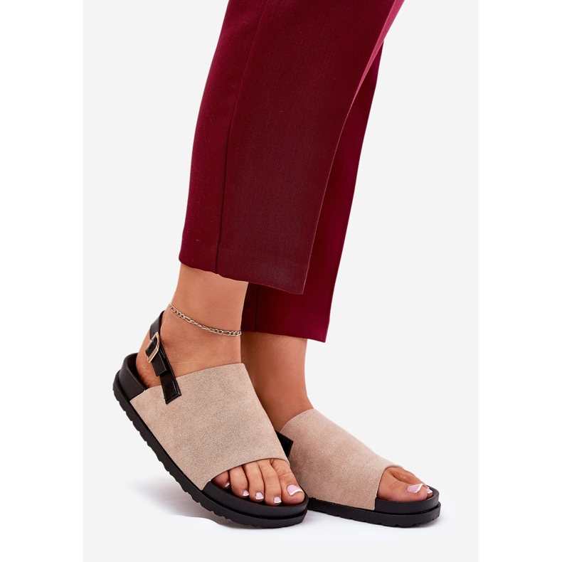 Sandali femminili con eco scamosciata sulla piattaforma beige 1