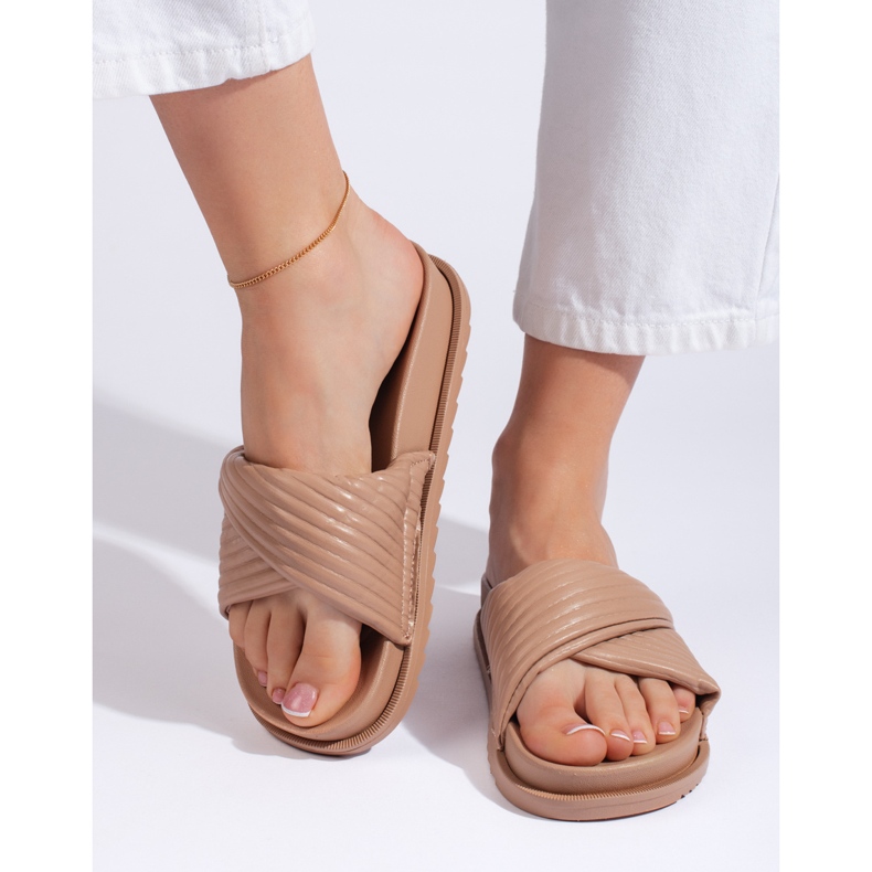 Infradito piatte da donna marroni beige 2