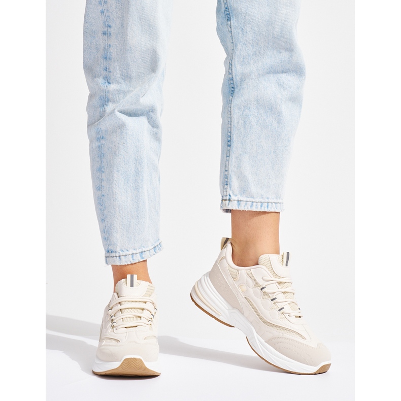 Scarpe sportive da donna beige con suola spessa 1