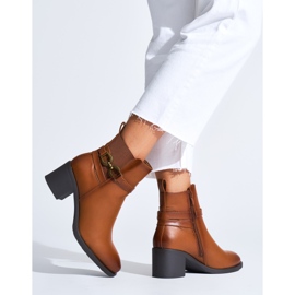 Stivaletti cammello da donna con tacco alto marrone 1