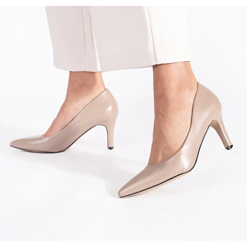 Décolleté beige classiche ed eleganti con tacco alto 1