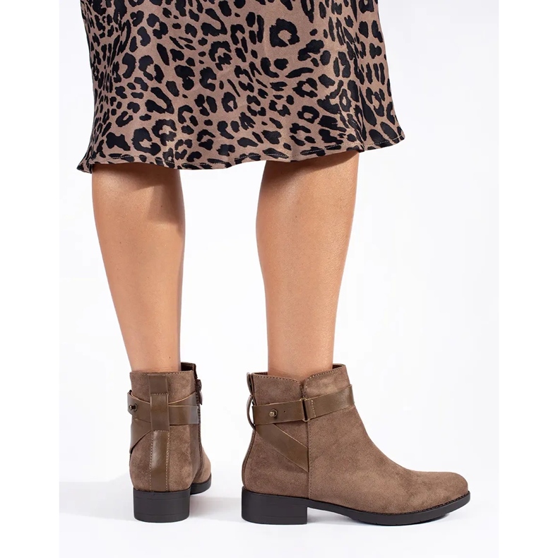 Stivaletti da donna in camoscio beige 2