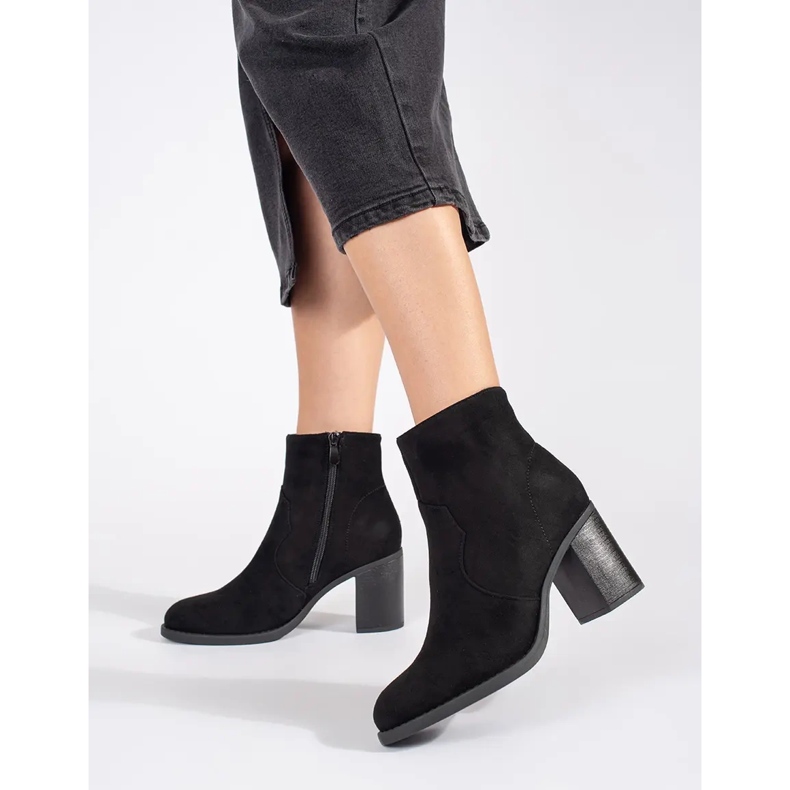 Stivaletti da donna classici in camoscio nero 1