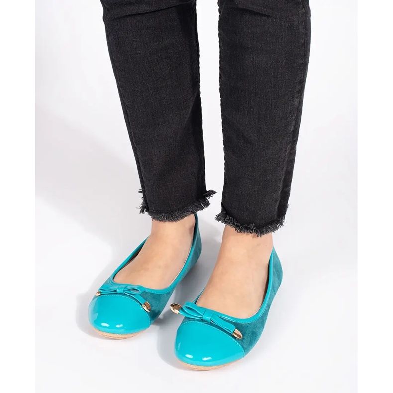 Ballerine basse da donna blu con punta in vernice 1