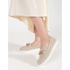 Goodin Mocassini in pelle beige con una catena sulla piattaforma 2