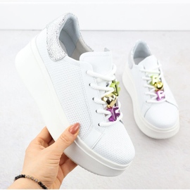 Scarpe in pelle su una sola suola perforata filippo bianca dp6793 bianco 1