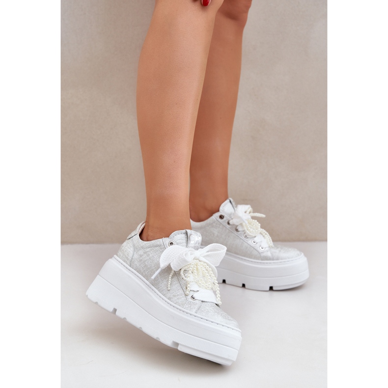 Sneaker in pelle sulla piattaforma d'argento Chebello 4658 2