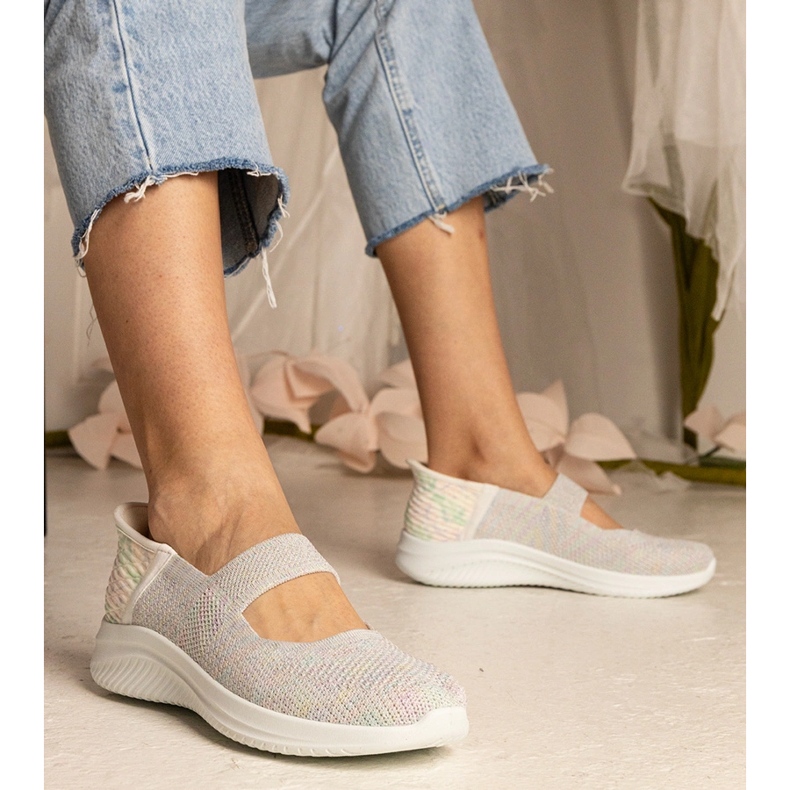 Sneaker da donna colorate su una suola pressata multicolore 1