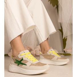 Sneaker sportive da donna beige con glitter 1