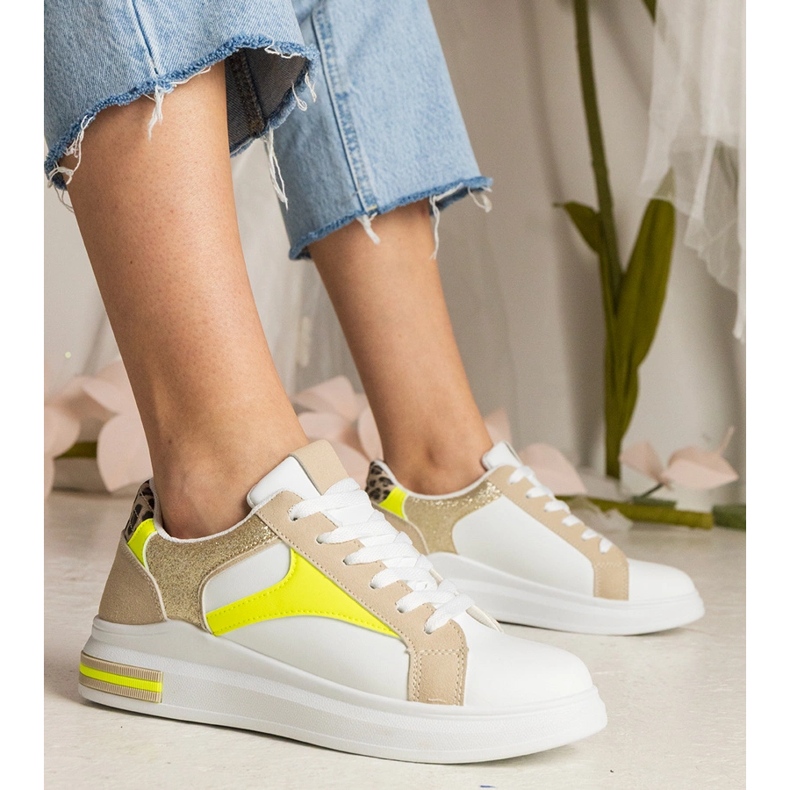 Sneaker da donna bianca con l'aggiunta di glitter e leopardi 1