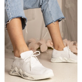 Sneaker da donna bianca con una tomaia di socking 1