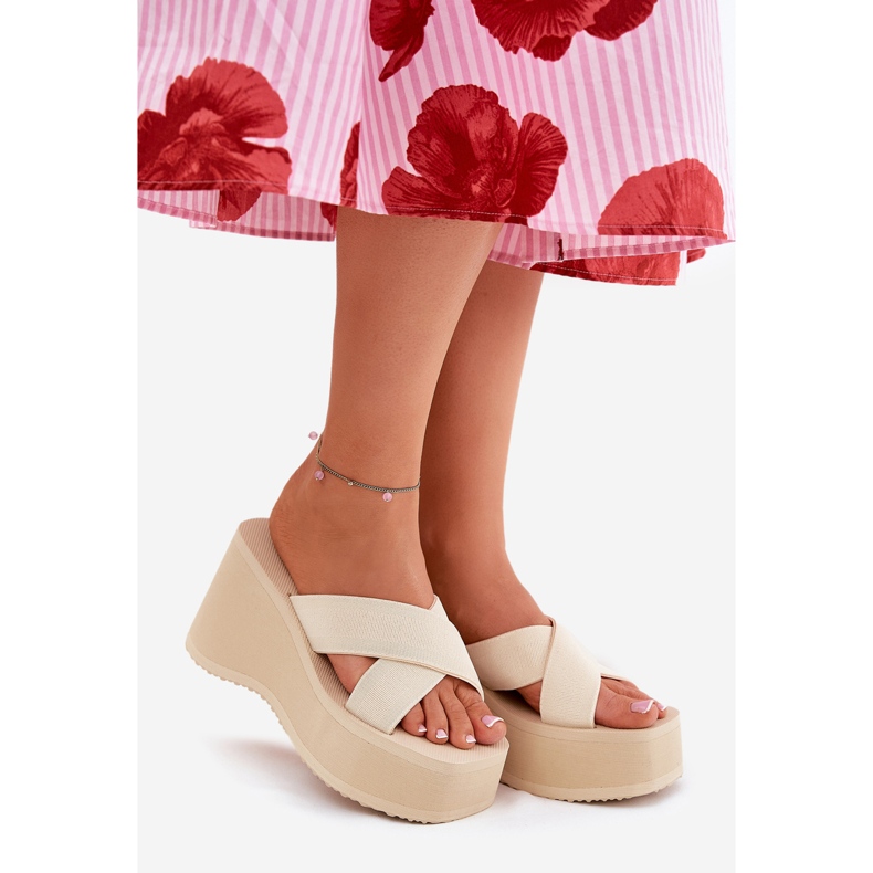 Infradito da donna su cuneo e beige della piattaforma 2