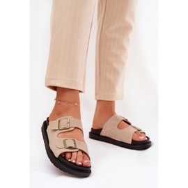 Infradito da donna sulla piattaforma con fibbie beige 2
