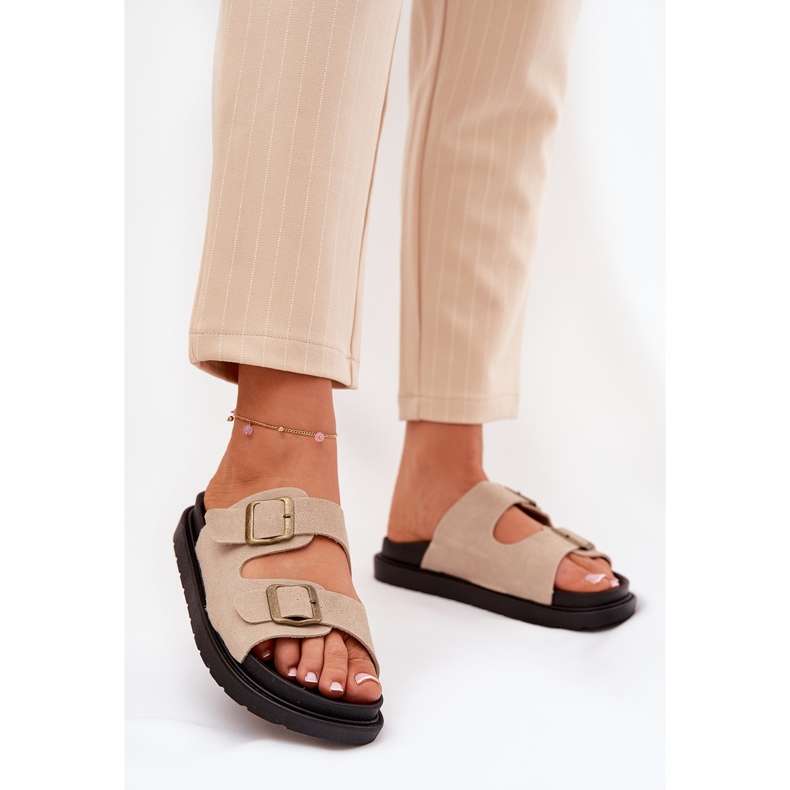 Infradito da donna sulla piattaforma con fibbie beige 2