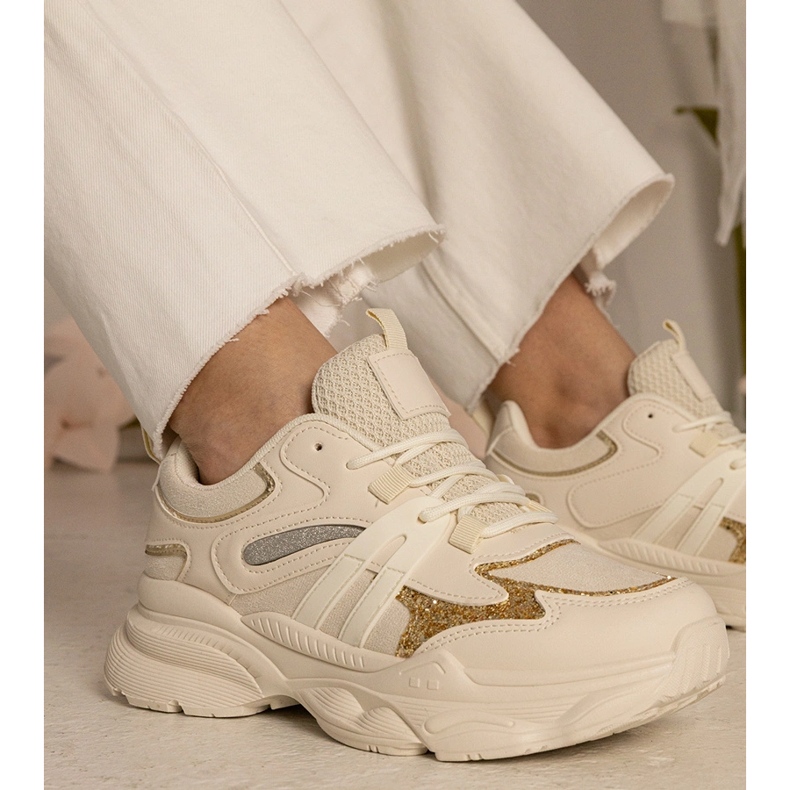 Sneaker sportive da donna beige con glitter 2