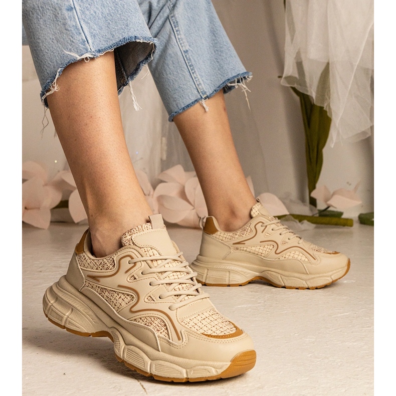 Sneaker sportive da donna beige 1