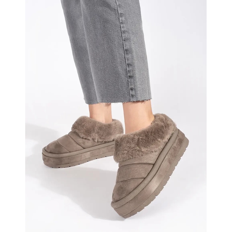 Doposci da donna beige slip-on bassi con pelliccia 1