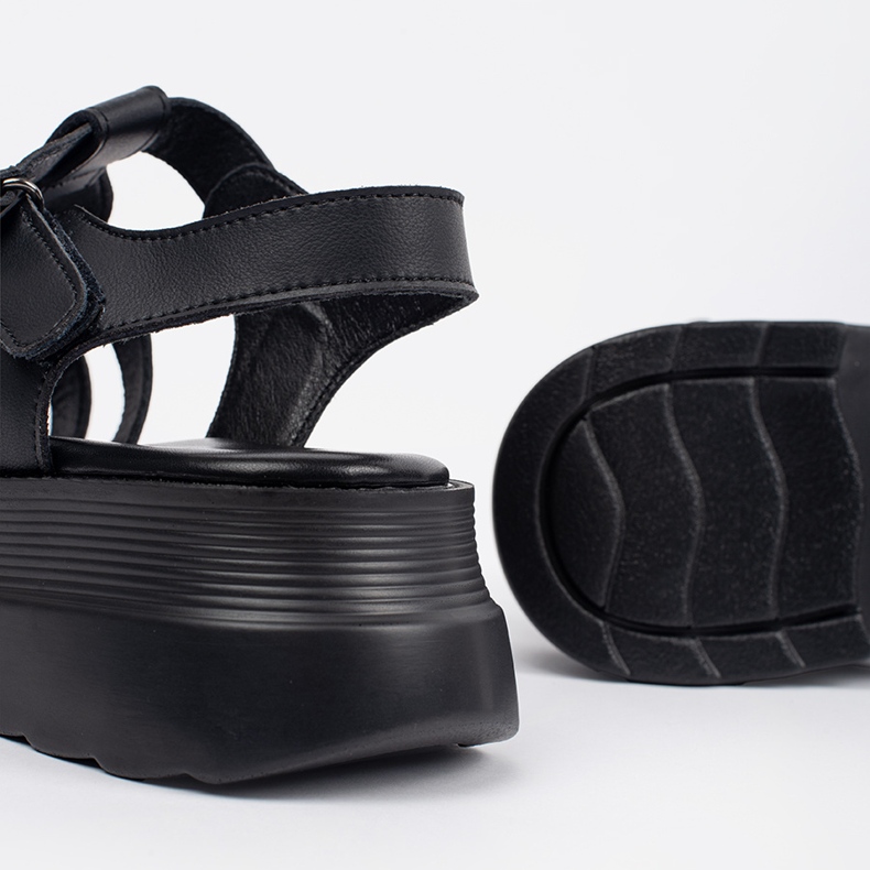 Goodin Sandali neri sulla piattaforma in pelle nero 1