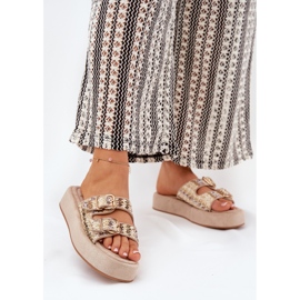 Pantofole da donna sulla piattaforma con fibbie e trecciati kaki beige 2