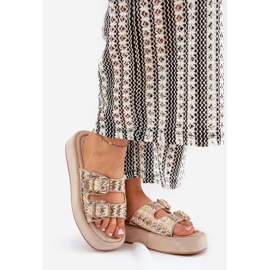 Pantofole da donna sulla piattaforma con fibbie e trecciati kaki beige 1