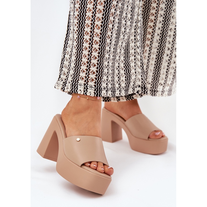 Slifori di pelle eco femminile sul palo e piattaforma kaki beige 2