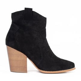 Cowgirls sul post nero 1