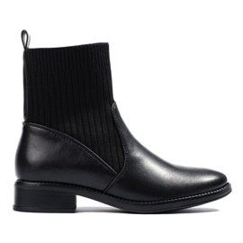 Stivaletti slip-on con tacco piatto nero 1