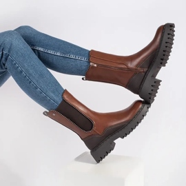 Stivaletti Chelsea alti realizzati in ecopelle marrone 2