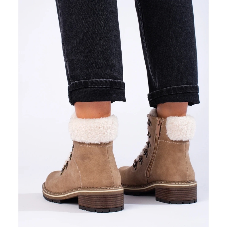 Stivali da donna in montone beige 1