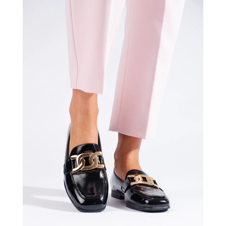 Scarpe da donna nere laccate con catena Shelovet nero 2