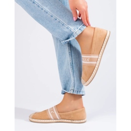 Espadrillas da donna in camoscio beige di Vinceza 2