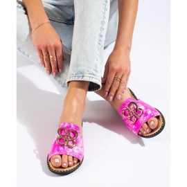 Infradito rosa da donna con decorazioni in oro di Shelovet 1
