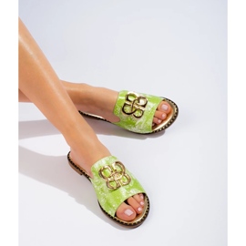 Pantofole da donna verdi con decorazioni in oro di Shelovet verde 1