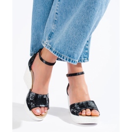 Sandali con zeppa da donna in bianco e nero di Shelovet 1