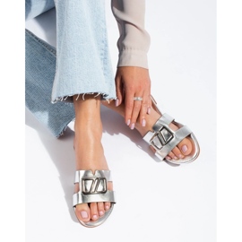 Sandali flat argento con decoro Shelovet d'argento 1