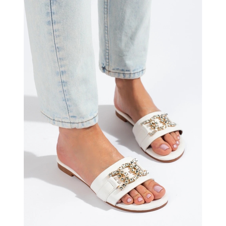 Pantofole bianche da donna con elegante fibbia Shelovet bianco 1