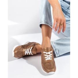 Sneakers traforate con zeppa nascosta Shelovet marrone 1