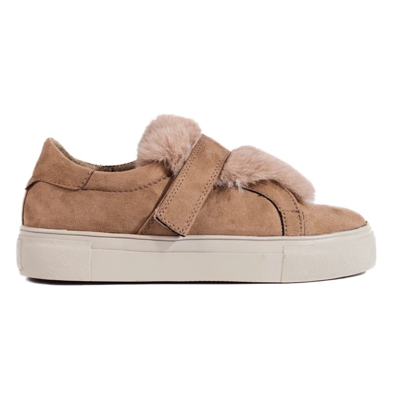 Sneaker in camoscio beige con pelliccia di Shelovet 2